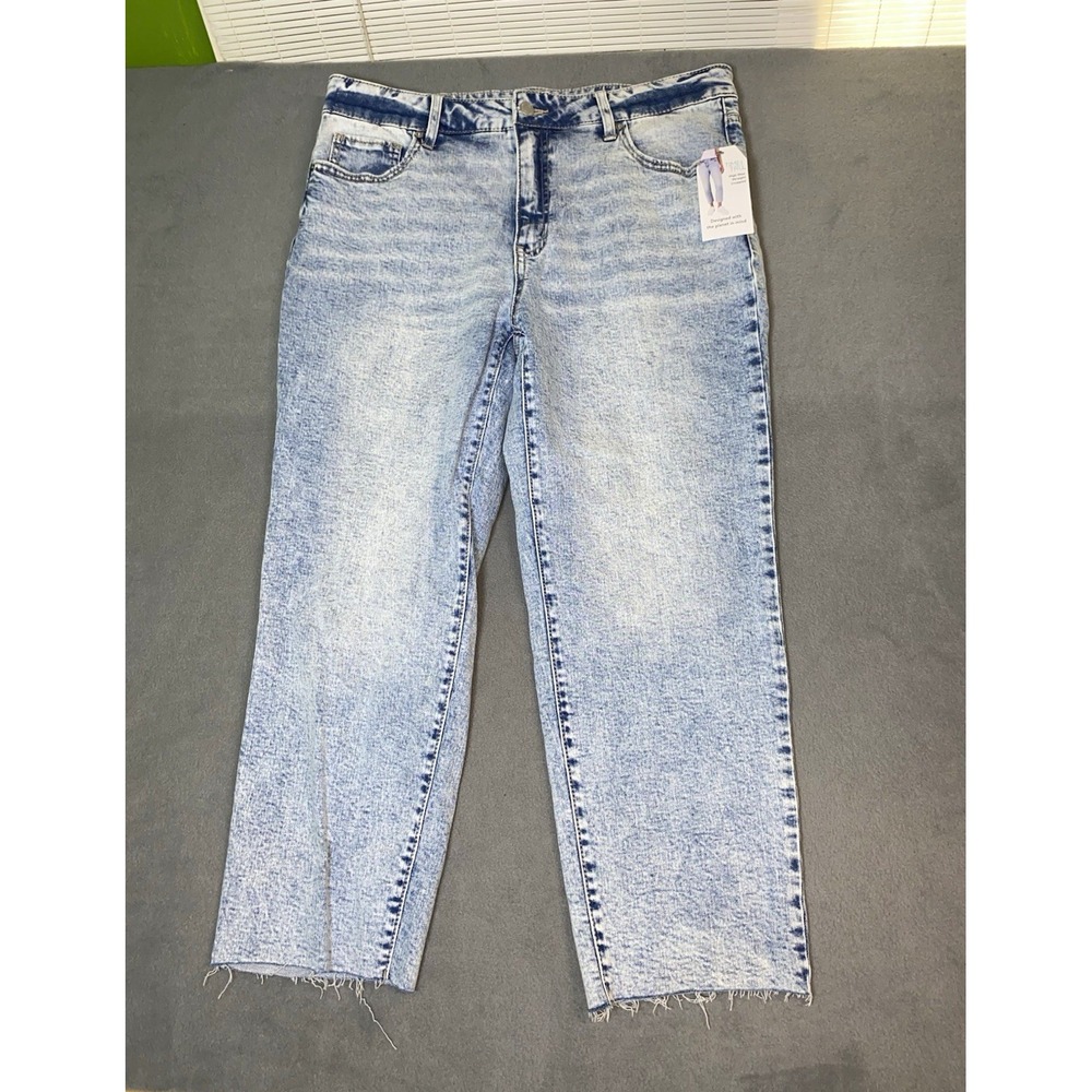 Time and Tru Women's High Rise Straight Cropped Light Wash Denim Jeans Size 14